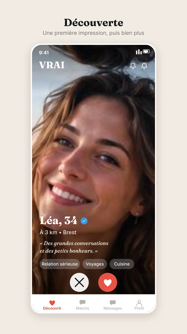 Écran Discovery de VRAI présentant un profil.